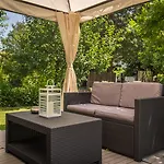 Max Aviation & Inn