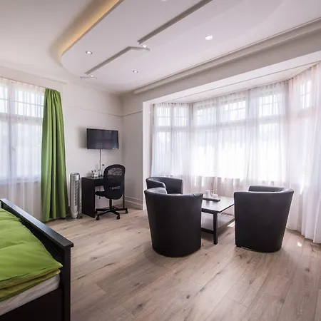 Max Aviation & Mini-hôtel 3*