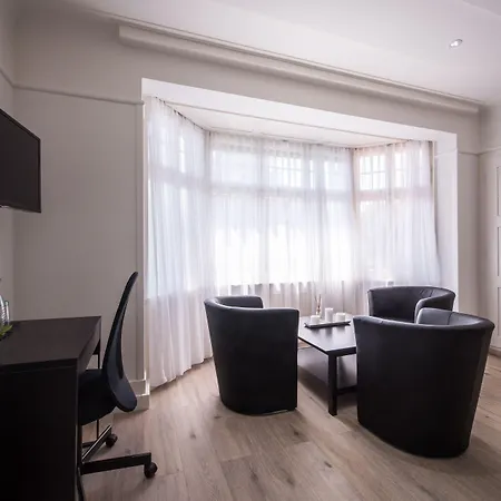 Mini-hôtel Max Aviation & 3*