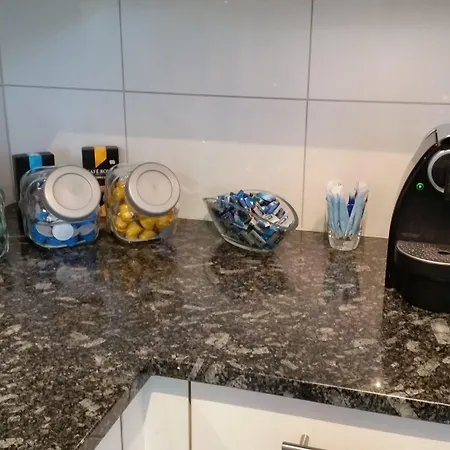 Max Aviation & אורחן