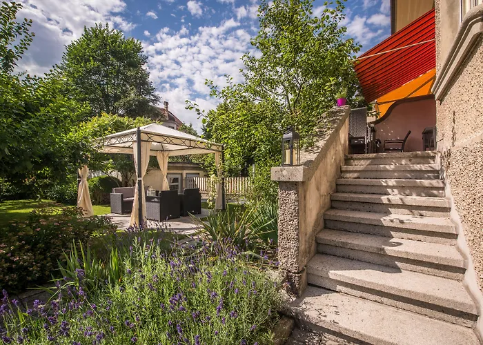 麦克斯航空别墅&公寓旅馆