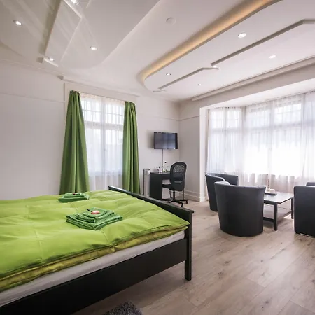 Max Aviation & 3* Berno