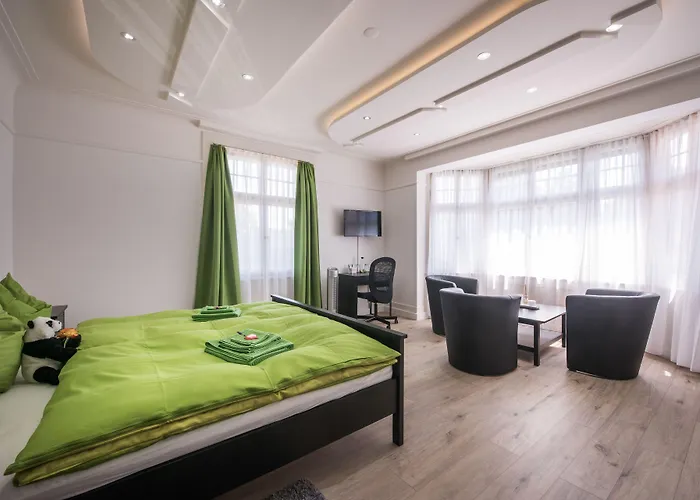 Max Aviation & 3* Bern